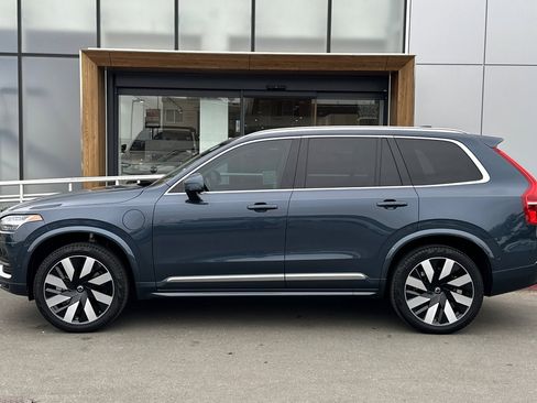 Certified 2025 Volvo XC90 T8 Plus w/ Protection Package image 6