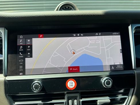 Certified 2023 Porsche Macan Turbo image 31