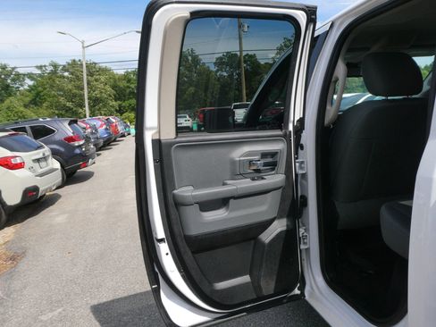 Used 2016 RAM 1500 Classic SLT RWD image 25