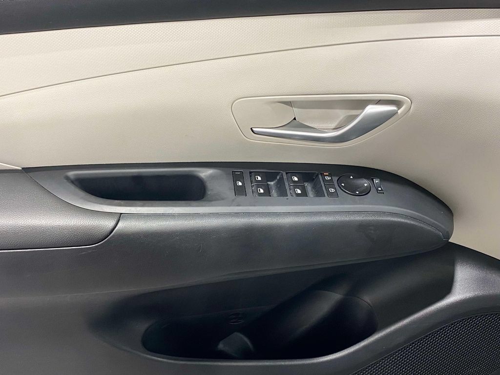 Used 2025 Hyundai Tucson SEL AWD/4WD image 19