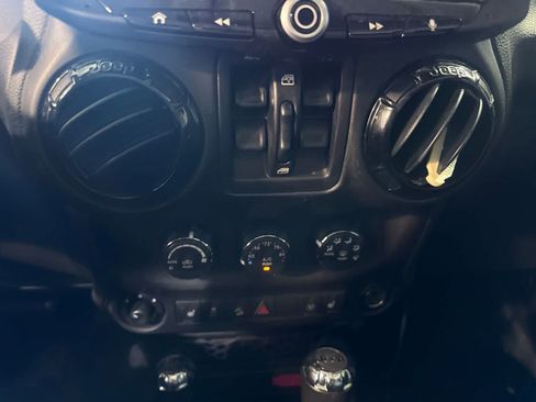 Used 2016 Jeep Wrangler Unlimited Sahara AWD/4WD image 25