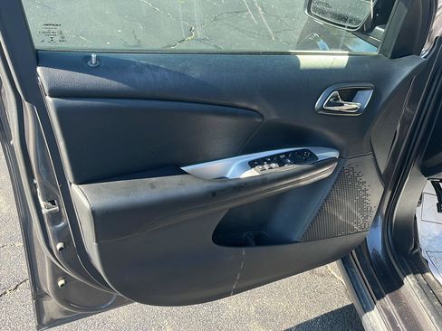 Used 2019 Dodge Journey SE w/ Connectivity Group AWD/4WD image 18