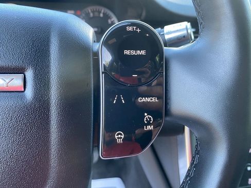 Used 2020 Land Rover Discovery Sport image 17