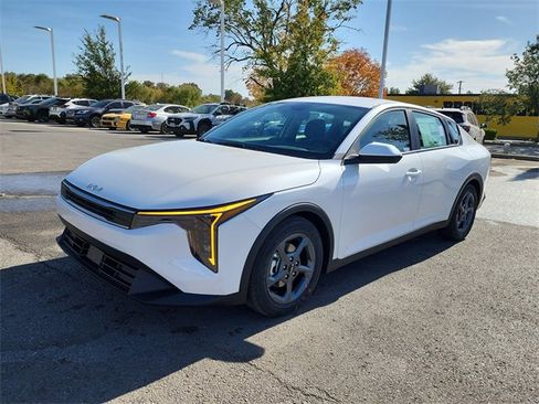 New 2025 Kia K4 LXS image 7