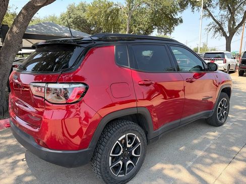 Used 2025 Jeep Compass Trailhawk AWD/4WD image 7