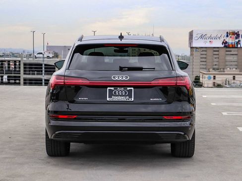 Used 2023 Audi e-tron Premium w/ Convenience Plus Package image 5