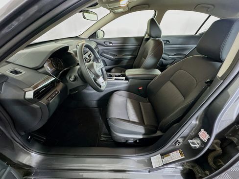 Used 2024 Nissan Altima 2.5 SV image 13