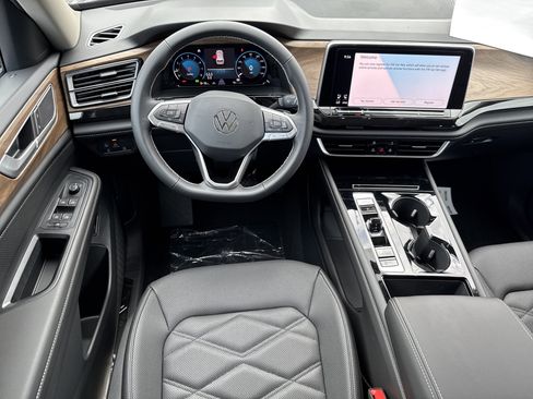 New 2026 Volkswagen Atlas SE image 7