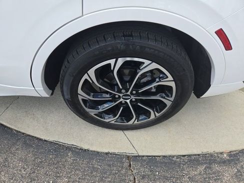 Used 2024 Lincoln Nautilus Reserve image 17