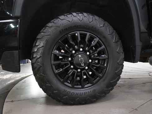 Used 2022 Chevrolet Silverado 2500 LT w/ Midnight Edition AWD/4WD image 31