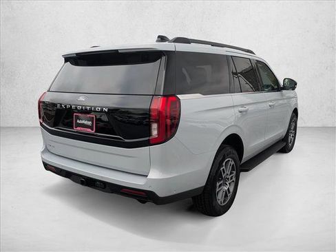 New 2025 Ford Expedition Active image 4