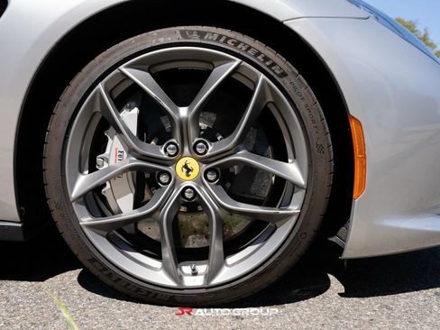 Used 2019 Ferrari GTC4Lusso T RWD image 11
