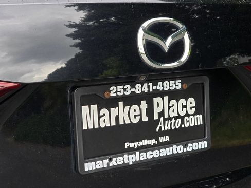 Used 2018 MAZDA MAZDA3 Sport w/ Preferred Equipment Package FWD image 10