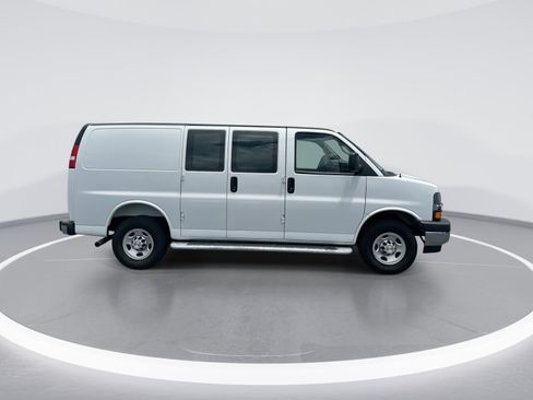 Used 2025 Chevrolet Express 2500 w/ Driver Convenience Package RWD image 10