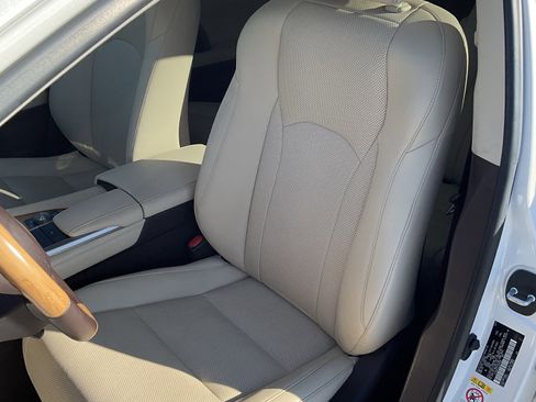 Used 2020 Lexus RX 450hL AWD w/ Premium Package image 6