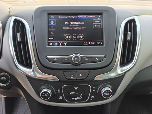 Certified 2024 Chevrolet Equinox LS FWD image 25