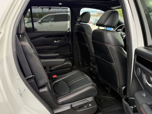 Certified 2025 Honda Pilot TrailSport image 40