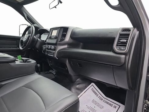 Used 2024 RAM 2500 Tradesman w/ Chrome Appearance Group image 27