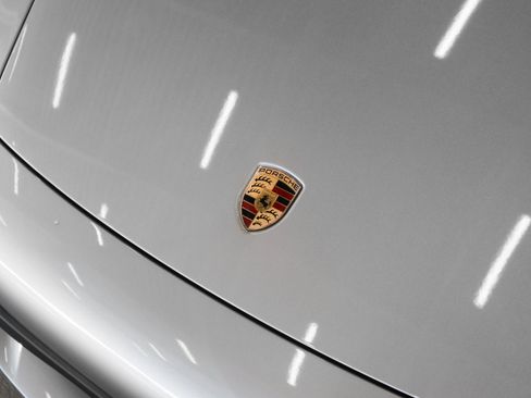 Used 2023 Porsche 911 Carrera w/ Premium Package RWD image 29