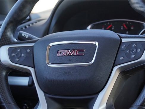 Used 2024 GMC Terrain SLE image 17