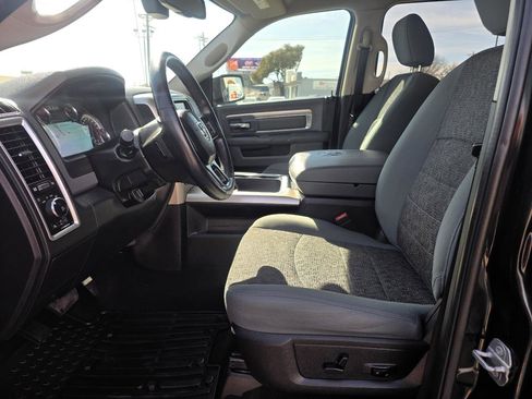 Used 2018 RAM 1500 SLT image 11