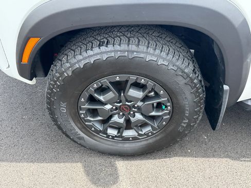 Used 2023 Nissan Frontier PRO-4X w/ Pro-4X Premium Package image 13