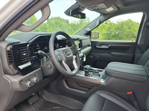 New 2026 GMC Sierra 1500 SLT w/ SLT Premium Package image 12