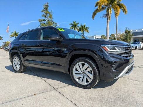 Used 2022 Volkswagen Atlas Cross Sport SE image 2