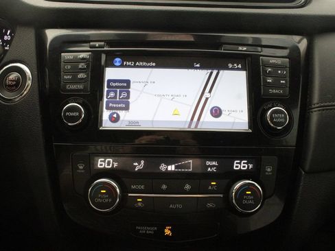 Used 2017 Nissan Rogue SL w/ SL Premium Package AWD/4WD image 6