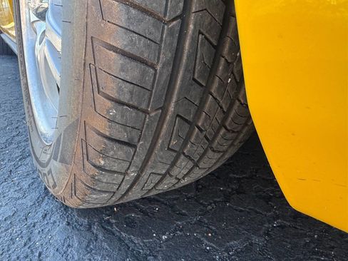 Used 2006 Ford Mustang Premium image 12