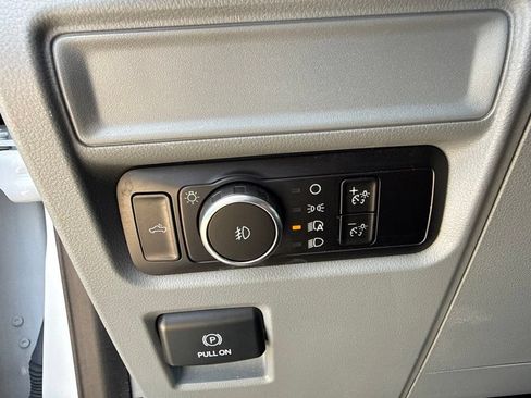 Used 2023 Ford F150 XLT AWD/4WD image 32