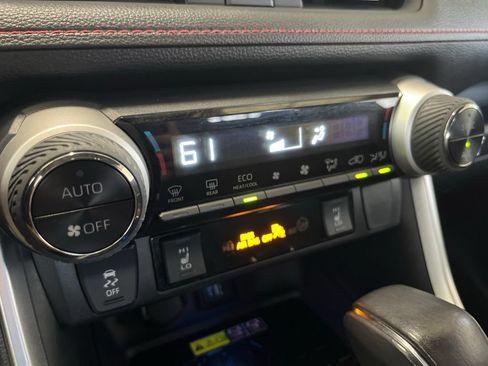 Used 2024 Toyota RAV4 XSE w/ Weather Package AWD/4WD image 15