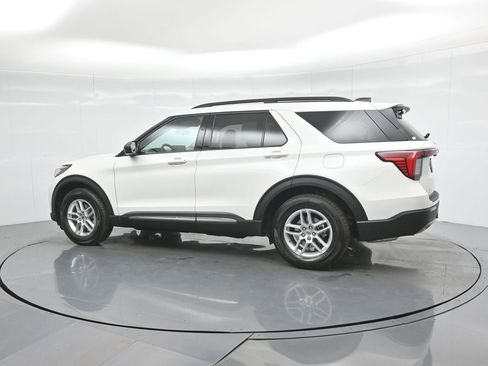 Used 2025 Ford Explorer Active w/ Active Comfort Package image 6