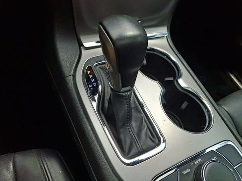 Used 2021 Jeep Grand Cherokee Limited AWD/4WD image 16