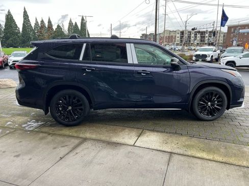 New 2026 Toyota Highlander XSE image 6