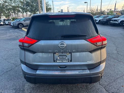 Used 2025 Nissan Rogue SV image 6