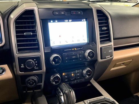 Used 2017 Ford F150 Lariat w/ Equipment Group 502A Luxury image 7