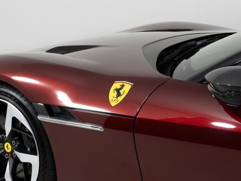 Certified 2025 Ferrari 12Cilindri RWD image 20