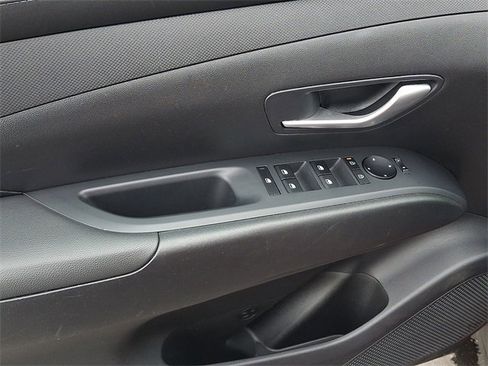 Used 2025 Hyundai Tucson SEL image 12