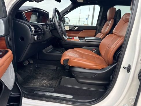 Used 2019 Lincoln Navigator Reserve w/ Cargo Package image 2