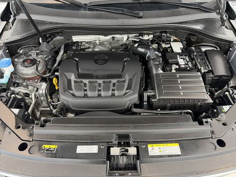 Used 2024 Volkswagen Tiguan SE FWD image 12