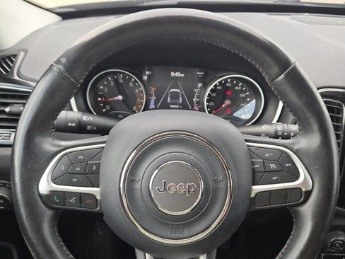 Used 2018 Jeep Compass Limited w/ Navigation Group FWD image 30
