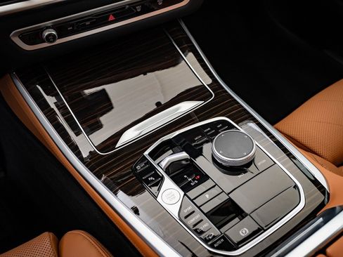 Used 2025 BMW X5 xDrive40i image 32