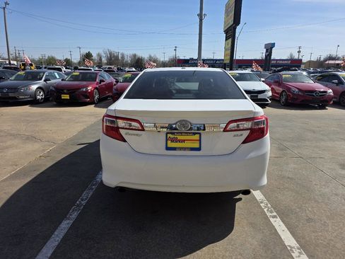 Used 2014 Toyota Camry XLE image 6