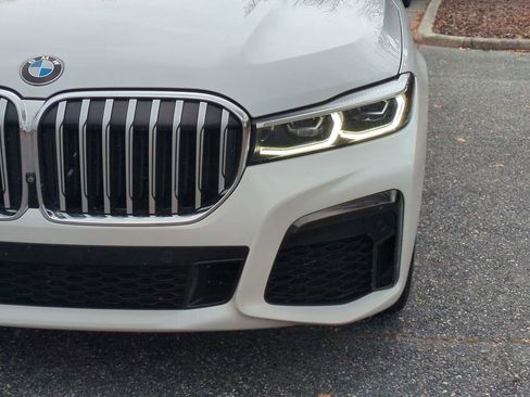 Used 2021 BMW 740i xDrive w/ M Sport Package image 11