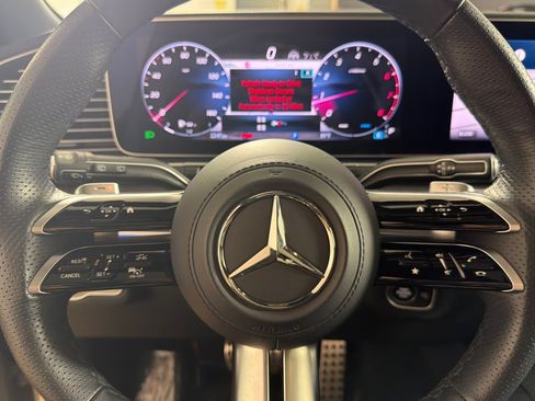 Used 2024 Mercedes-Benz GLS 450 4MATIC image 23