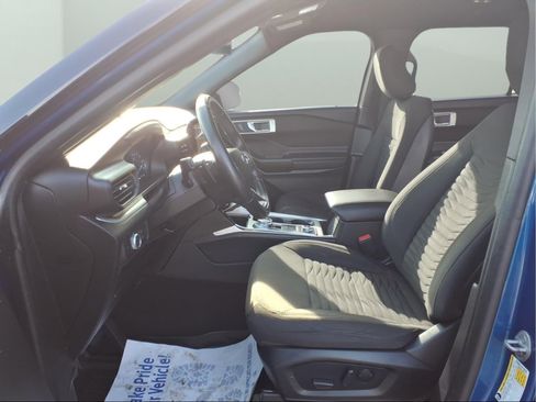 Used 2020 Ford Explorer XLT image 24