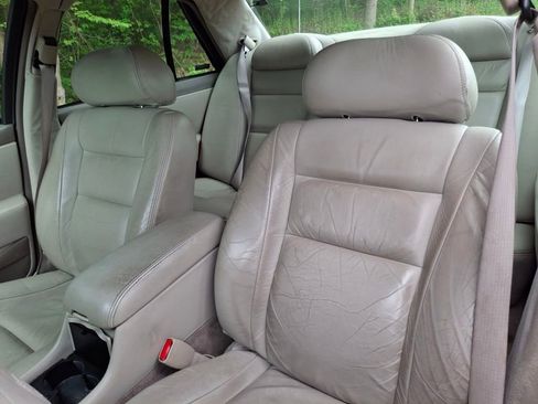 Used 1997 Cadillac Seville SLS w/ Leather/Lumbar Pkg FWD image 9