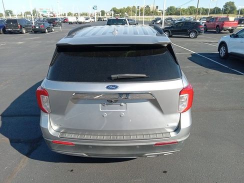 Used 2020 Ford Explorer XLT w/ Equipment Group 202A image 6
