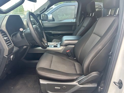 Used 2020 Ford Expedition XLT RWD image 16